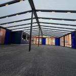 Polikarbonat çatılı, sürmə şüşəli qış bağçası