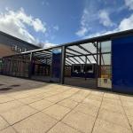 Polikarbonat çatılı, sürmə şüşəli qış bağçası